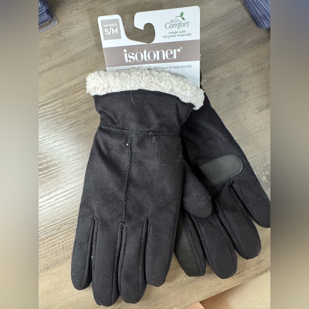 Women’s Isotoner Gloves NWT
